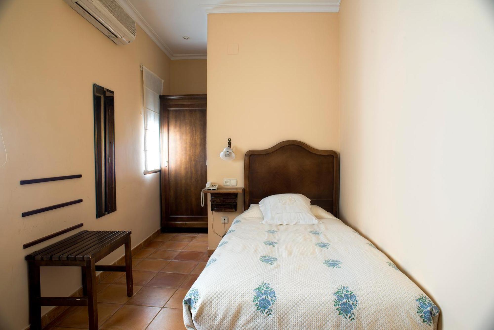 Hotel Don Carlos Cáceres Habitación foto